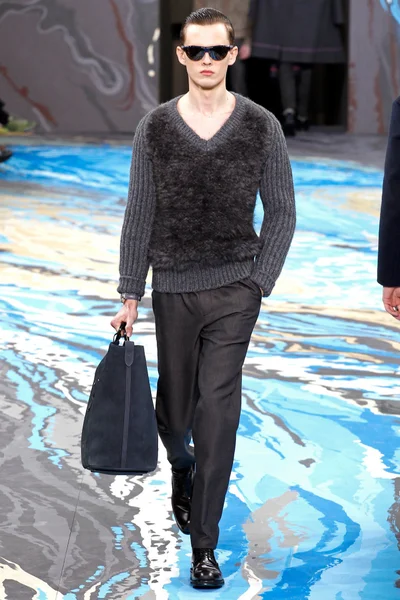 Look 9